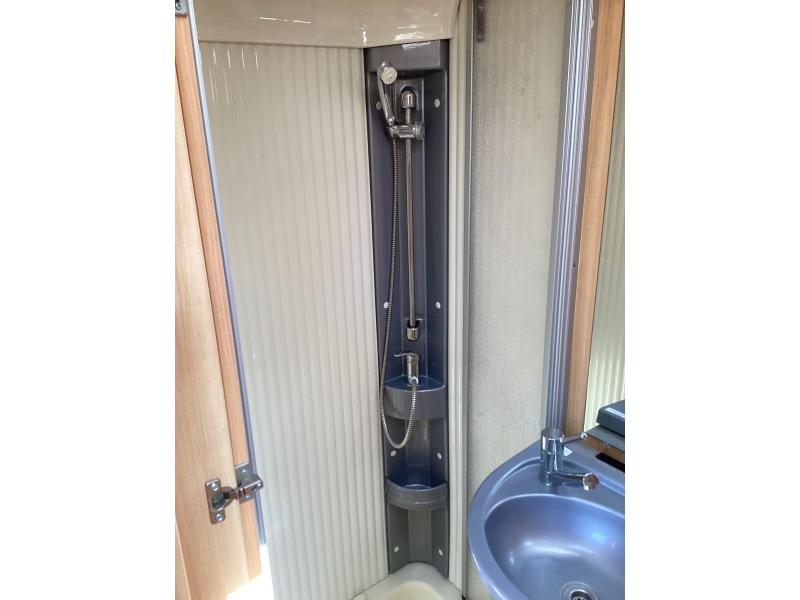 Dethleffs Camper Style 545 DBM AIRCO/MOVER/VOORTENT  foto: 15