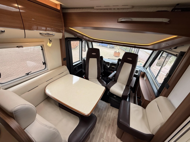 LMC Explorer Comfort 735 G Enkele Bedden Hefbed 2019  foto: 10