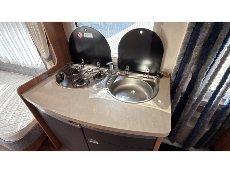 Hobby De Luxe 495 UL enkele bedden rondzit  foto: 7