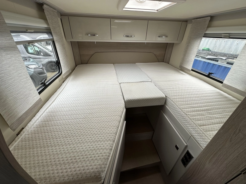 Bürstner Nexxo Van T 620 G ENKELE BEDDEN + COMPACT  foto: 13