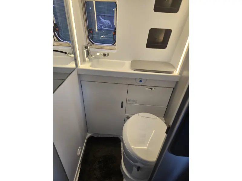 Weinsberg CaraBus 600 ME Grijs nw mod. 2026 autom  foto: 9