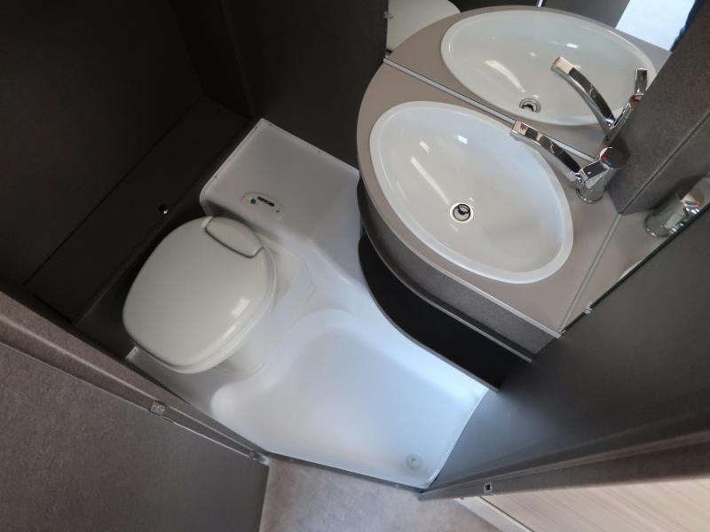 Dethleffs C'Joy 420 QSH MET VENTURA VOORTENT  foto: 7