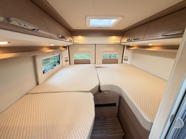 Malibu 600 LE Automaat Diesel/Elek. Verwarming/Solar/Trekhaak/Gasalarm/160PK/Lengtebedden/10” Navi/Vol opties! 2023 foto: 14
