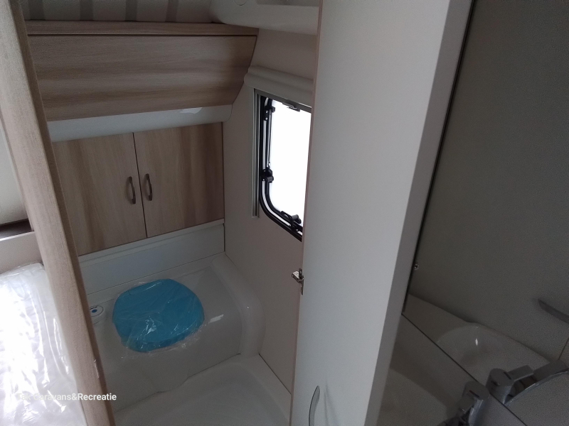 Hobby De Luxe 400 SFE compacte caravan  foto: 9
