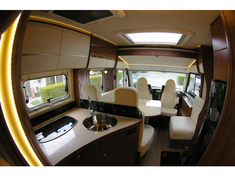 Eura Mobil Integra Line 720 EB Enkele bedden, XXL Garage  foto: 11