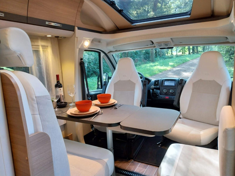 Adria Compact SL longitud 660 con solar! foto: 2
