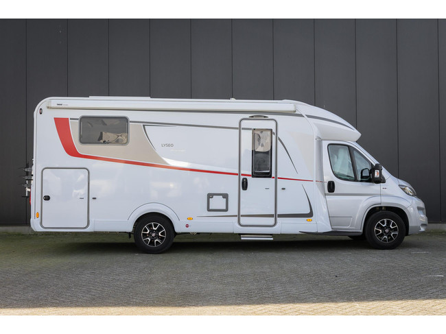 B&uuml;rstner Lyseo Privilege TD734 Queensbed + Hubbett Foto: 2