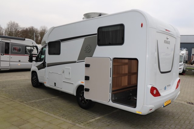 9 traps AUTOMAAT Knaus Platinum Edition Sun TI 650 vlakke vloer enkele bedden (80  foto: 11