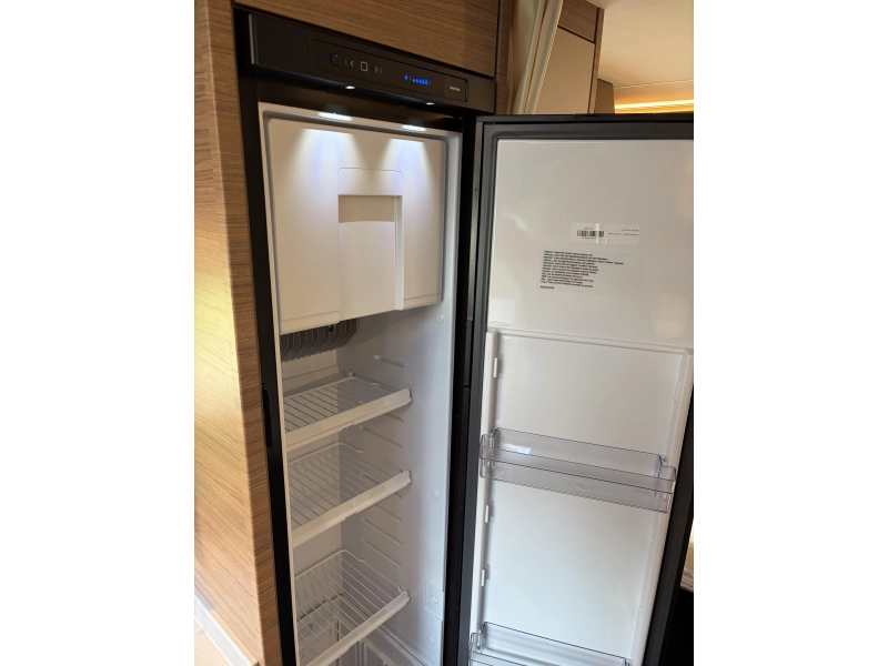 Knaus L!ve Ti 650 MEG Camas individuales bajas 180cv foto: 16