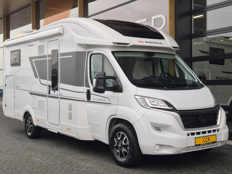 Adria Matrix 650 DL Face to face Foto: 6