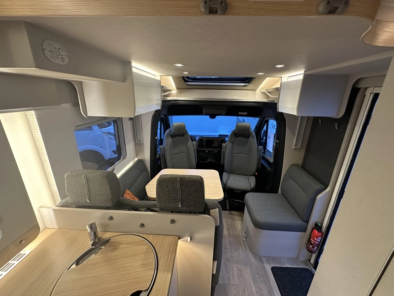 Hymer Tramp S 585 HEFBED + LENGTE BEDDEN  foto: 4