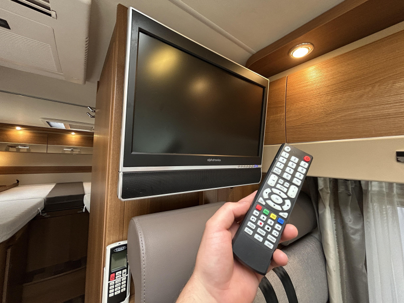 Knaus Van I 600 ME Hefbed, Solar, Schotel  foto: 22