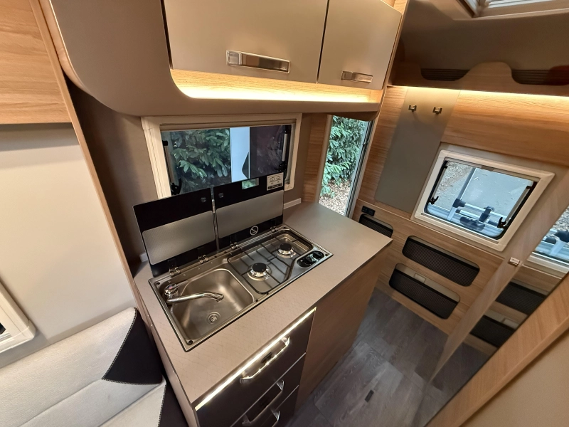 Weinsberg Xcursion 500 LT Compact Hefbed 22000 km!  foto: 10