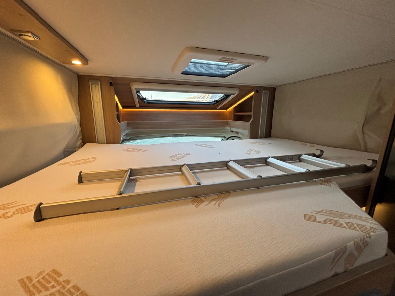 Laika Kosmo 212 sistema de nivelaci&oacute;n cama queen 7m foto: 23