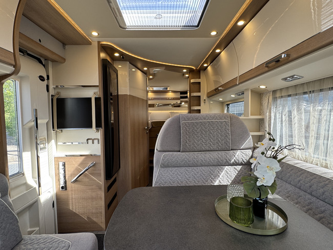 Carthago T 460 KB LE 140 pk AUTOMAAT 9-Traps Euro6 Fiat Ducato **Enkele lengtebedden/Bomvol opties/4 zitplaatsen/Lithium/Zonnepaneel/Omvo foto: 9