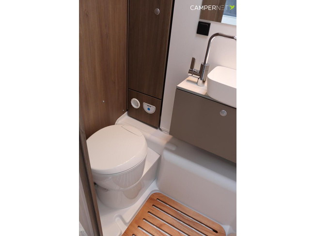 Carado T448 140pk Automaat | Pro + Pakket | Lengtebedden | Luifel | Grote garage | Hefbed | Nieuw uit voorraad leverbaar |Panoramaraam foto: 20