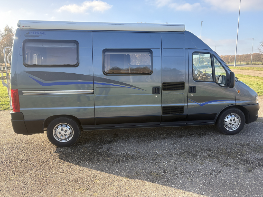 Pössl 2Win Vast bed 2.8 Turbo/128pk/AIRCO foto: 3