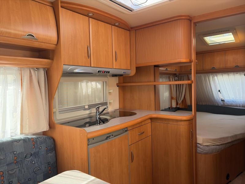 Hobby Excellent Easy 460 UFE Mover/Voortent/Fietsdr.  foto: 6
