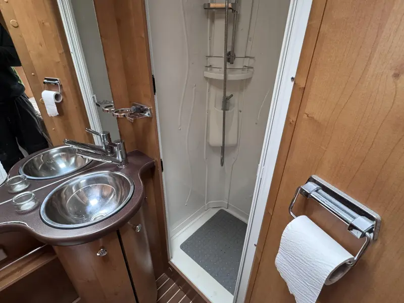 Rapido 7065+ F veel extra's accessoires  foto: 17