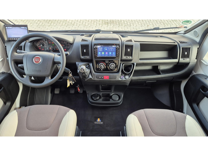 Adria S690SC Queensbed / topstaat!  foto: 2