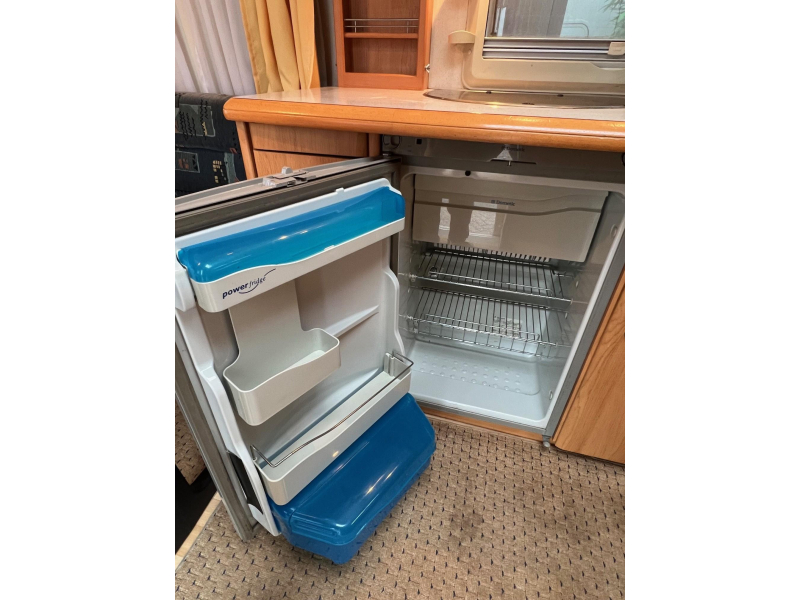 Hobby Excellent 495 UFE mover, tent, luifel  foto: 11