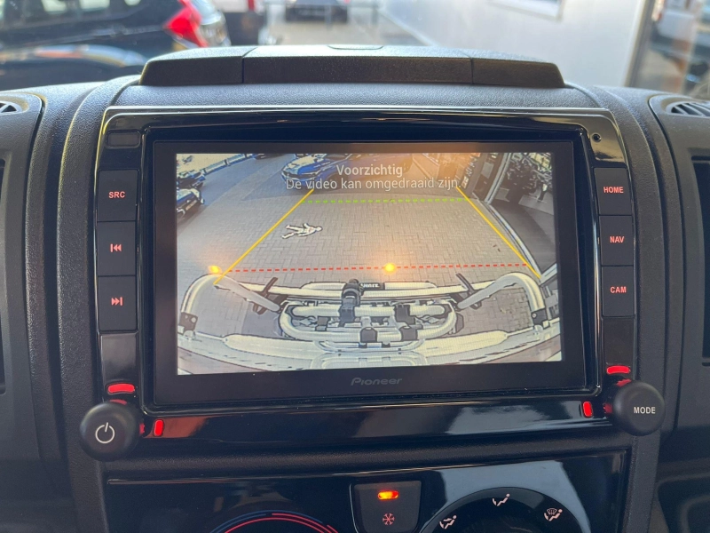 Weinsberg CaraCompact Pepper 600 MEG L&auml;ngsbetten Dachklimaanlage Foto: 12