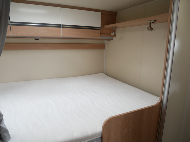 CAPRON Orangecamp T700, Distribuci&oacute;n espaciosa, Cama transversal, Garaje XL foto: 18