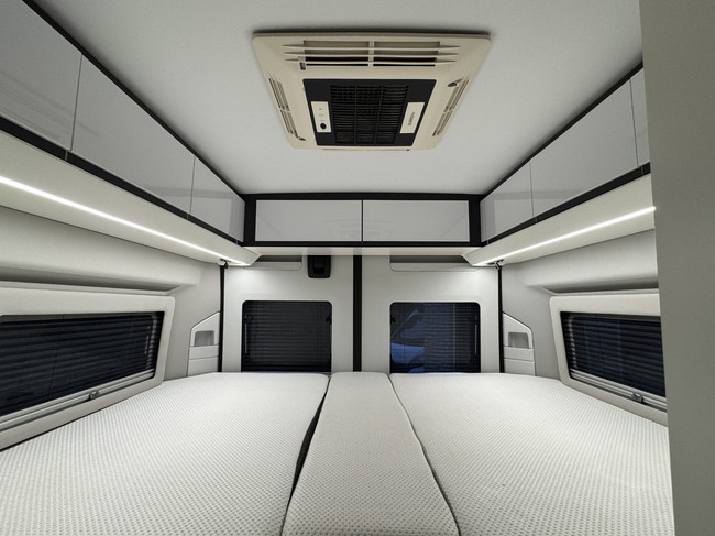 Adria Twin Supreme 640 SLB 160 pk AUTOMAAT 9-Traps Euro6 Fiat Ducato Maxi 4250 kg **Enkele lengtebedden/4 zitplaatsen/XXL Koelkast/Dak foto: 17