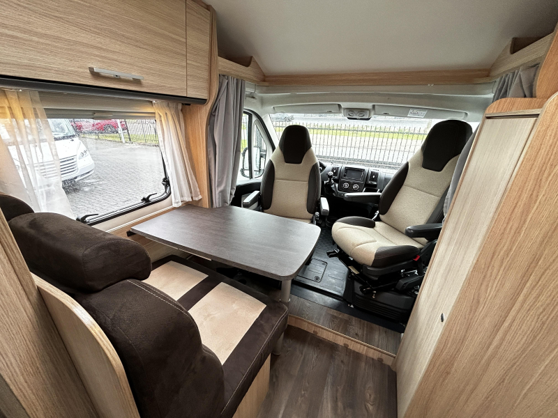Sunlight V60 Dwarsbed/2020/Euro-6/5.9m  foto: 9