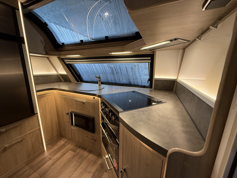 Kabe Royal 780 TDL Front Kitchen - Komplett Foto: 6
