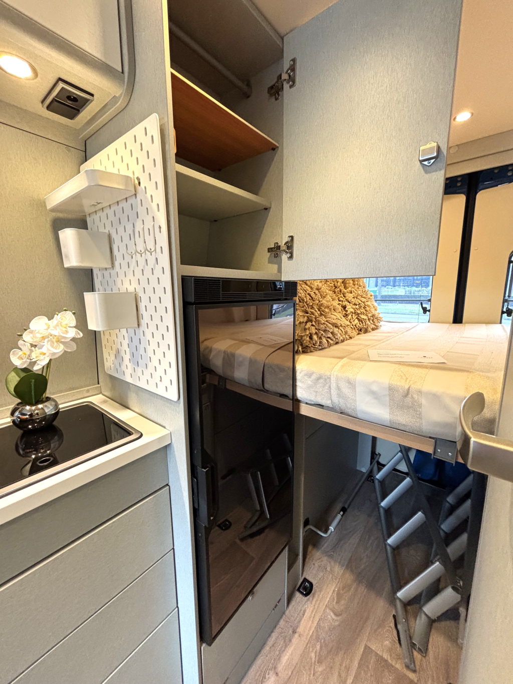 Hymer Free 600 S MERCEDES AUTOMAAT DWARSBED + HEFDAK 5.99M foto: 9