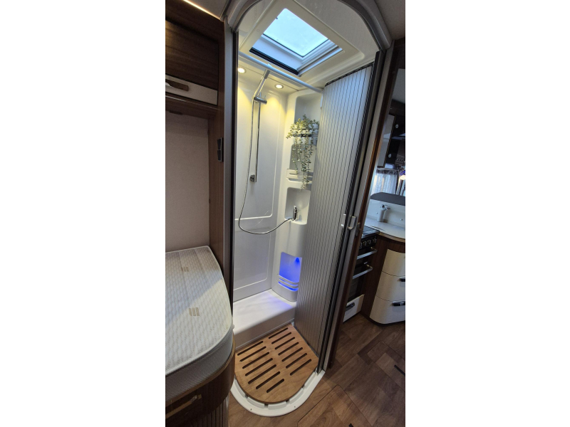 Hymer B678 PremiumLine 25833 KM / Nieuwstaat !  foto: 13