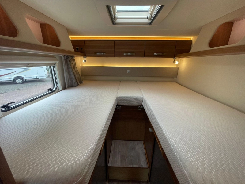 Weinsberg CaraCompact Pepper 600 MEG Edition Enkele Bedden 18  foto: 13