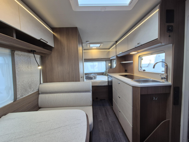 Tabbert Cazadora 420 QD 2.3 Indeling met mega keuken!  foto: 13