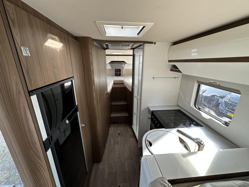Hymer BML-I 780 OBERK&Auml;STEN STATT HUBBETT! Foto: 3