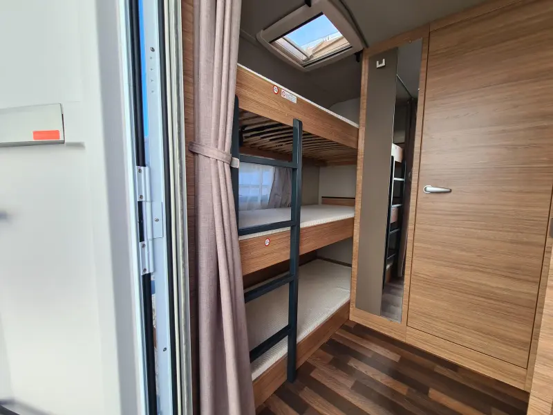 Weinsberg CaraOne Edition HOT 480 QDK 2025, 3 Stapelbedden!  foto: 13
