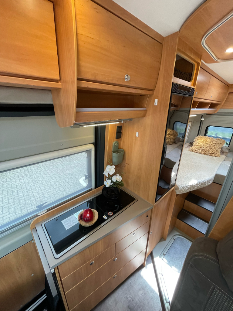 Pössl Roadcruiser XL ENKELE BEDDEN 9T AUTOMAAT TREKHAAK  foto: 5