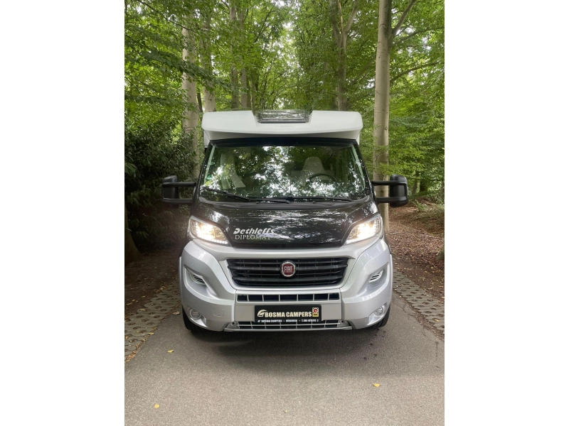 Dethleffs Diplomat Queensbed 52000 km 2017  foto: 1