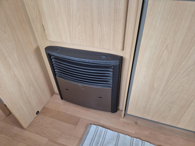 Adria ALTEA 502DT 3 pers. triple stapelbed & voortent 1e eig foto: 14