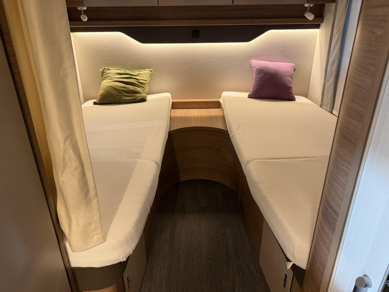 Knaus L!ve Ti 650 MEG automaat lage lengte bed  foto: 5