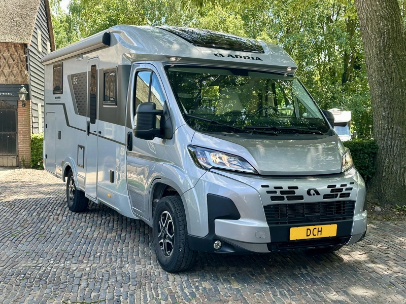 Adria Compact DL 60 Years Selection | zeer compleet!  foto: 0