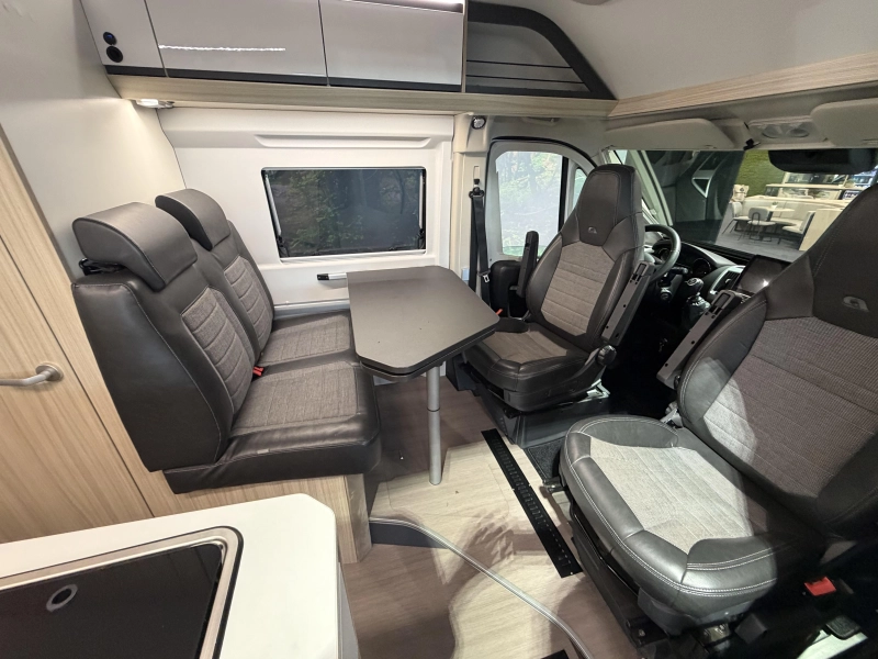 Adria Twin Axess 640 SL zonnepaneel / omvormer  foto: 8