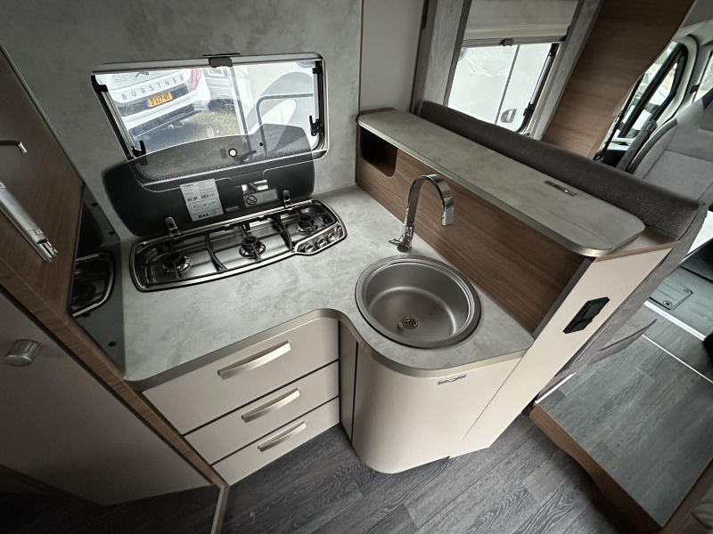 Knaus L!ve Wave 650 MF 180PK-AUTOMAAT-694CM  foto: 17