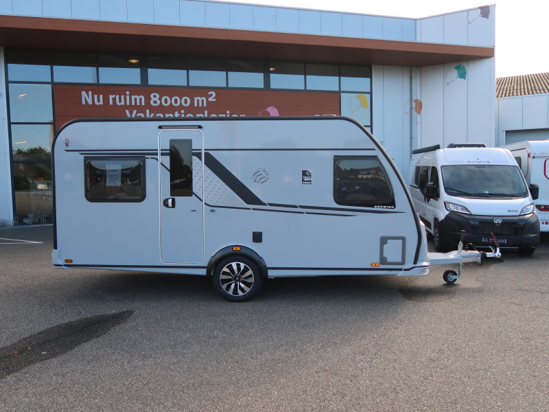 Knaus Sudwind Black Selection 450 FU FRANS BED / RONDZIT  foto: 1