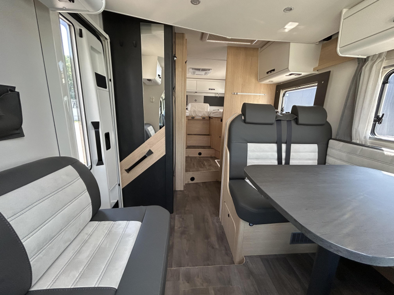 Sunlight T 68 Adventure Edition + Klimaanlage & Hubbett Foto: 1