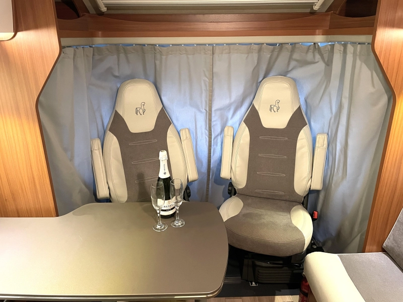 Etrusco T 6900 QB Lichtgewicht top camper  foto: 13