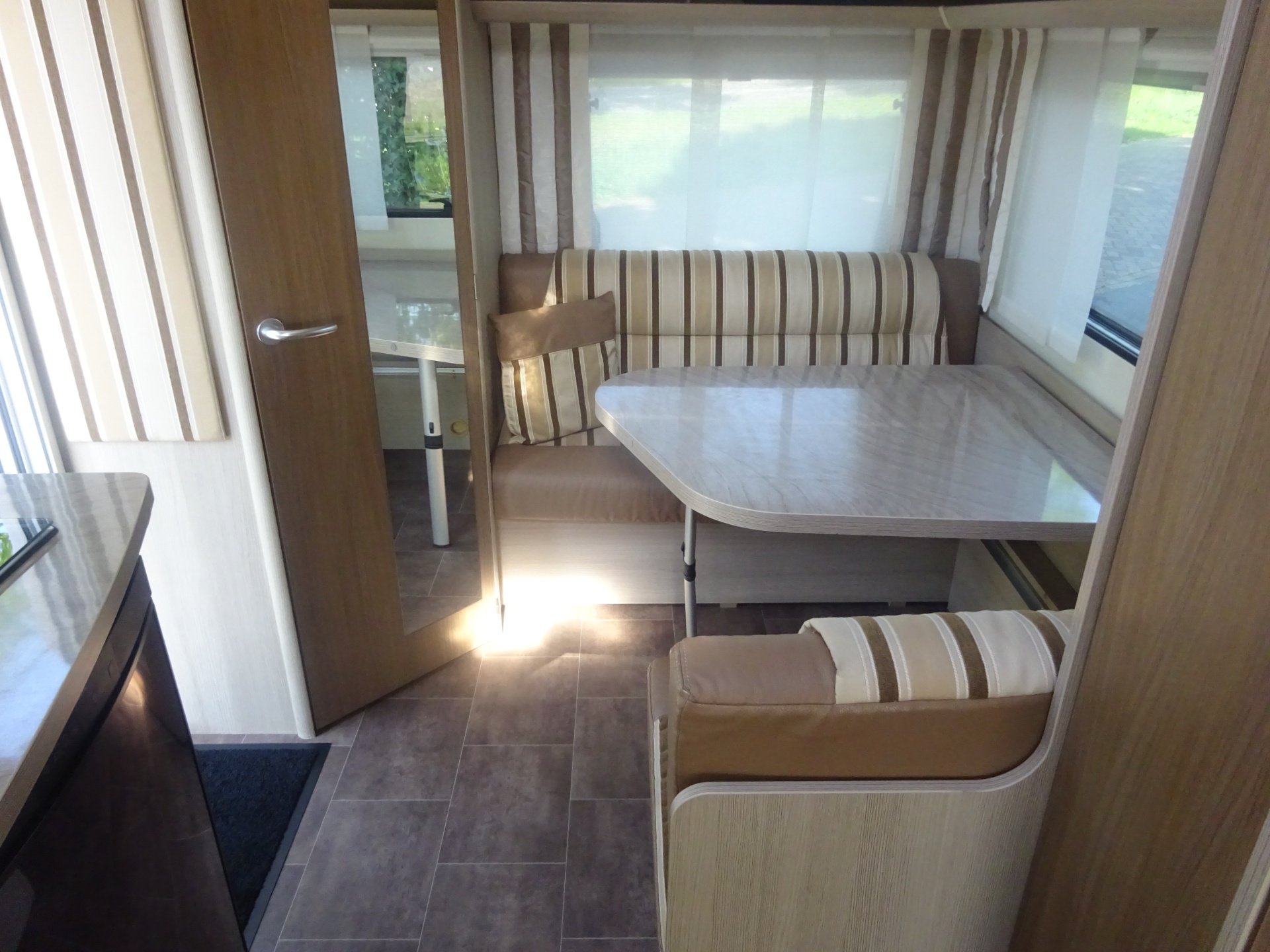 Bürstner Averso 395TS Vast Bed/Treinzit/Mover foto: 9