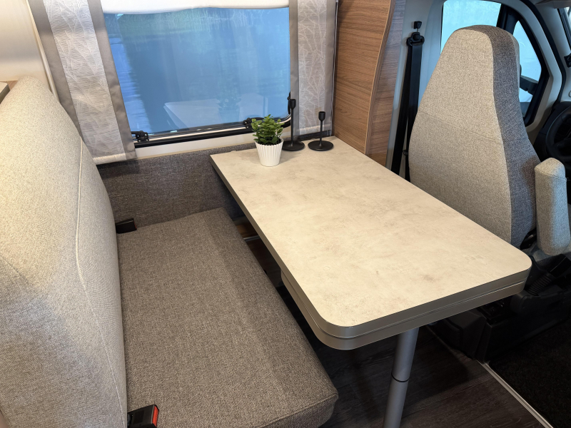 Knaus L!ve Ti 650 MEG automaat lage lengte bed  foto: 11