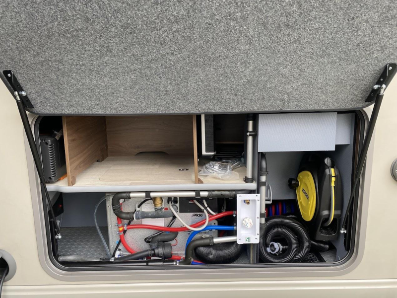 Frankia Platin 8400 QD Alpine Geluidsysteem  foto: 20