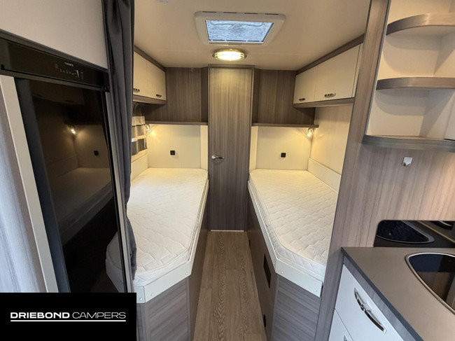 Hobby Optima Ontour T 70 E Single Beds Large Bathroom Awning photo: 2